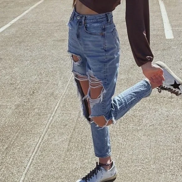 American Eagle High Waisted Ripped Jeans - Picture 5 of 5